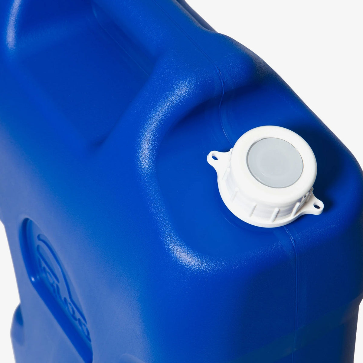 6-gallon-water-container-m0 42154-6-gallon-water-container-ii-majestic-blue-top.jpg